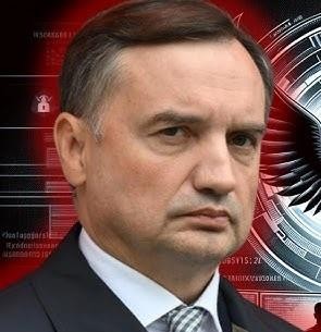 Alt: Widok na malowniczą Krynicę, górskie miasteczko, z którego pochodzi Zbigniew Ziobro, ukazujący jego rodzinne korzenie.